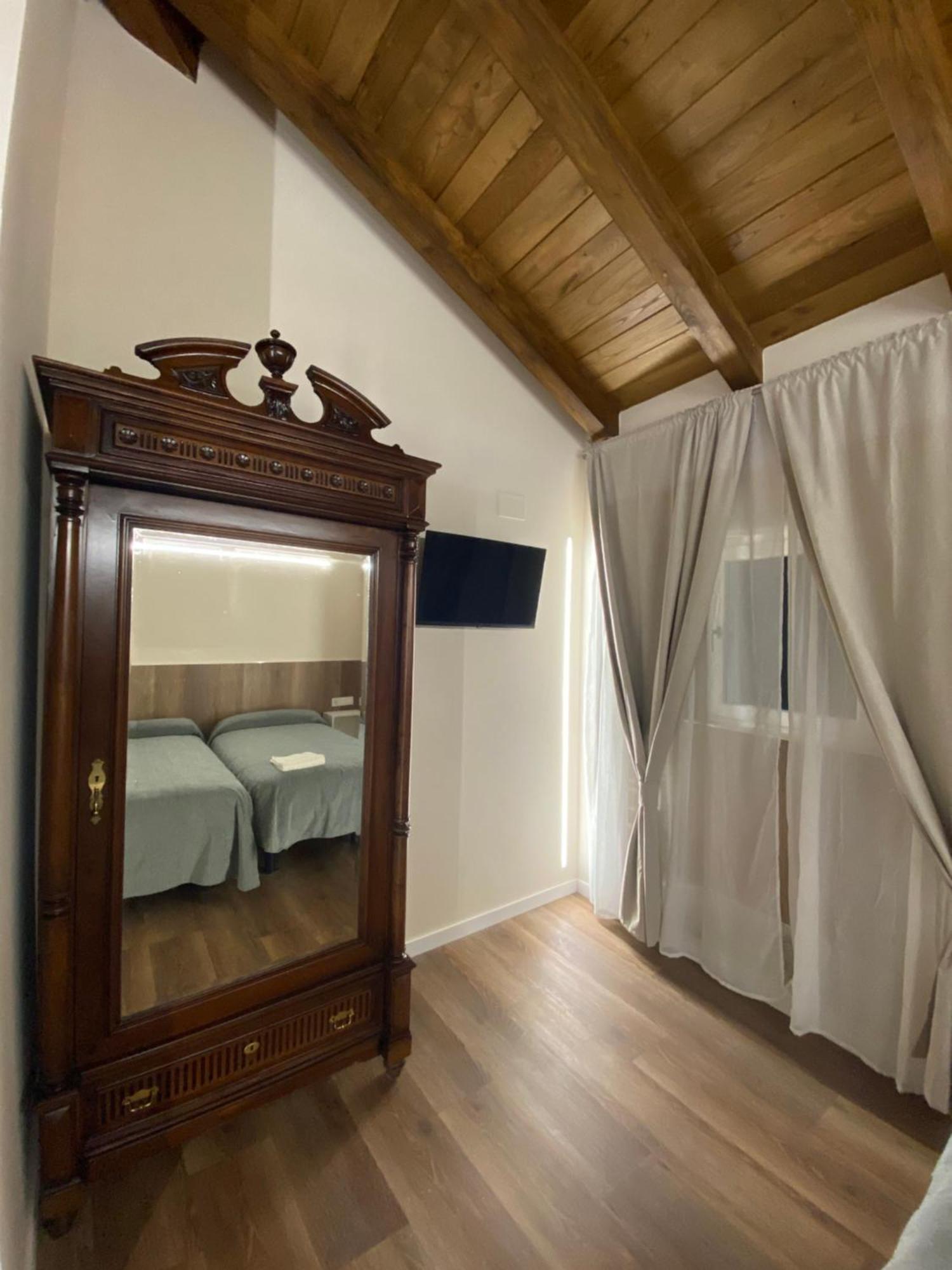 Dpcristal Centro Historico Hotel Sarria Buitenkant foto